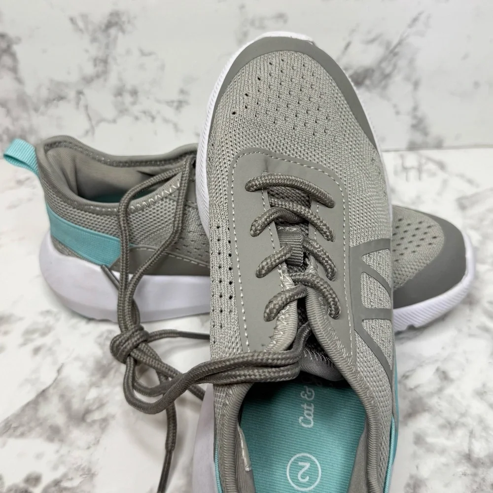 Kids Gray and Blue Athletic Shoes Cat & Jack size 2